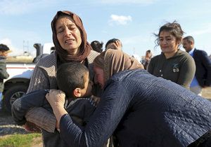 Jezídky a jezídské děti osvobozené ze zajetí ISISu