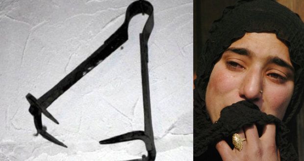 ISIS mučí ženy nástrojem zvaným kousač.