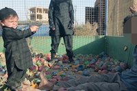Batole zneužili k vraždě ve jménu ISIS: Zastřelilo muže na dětském hřišti