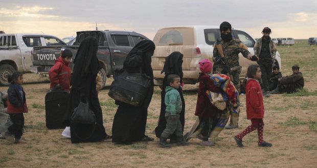 Ve válce s ISIS padlo 11 tisíc bojovníků. Teroristé měli tisíce příznivců z ciziny