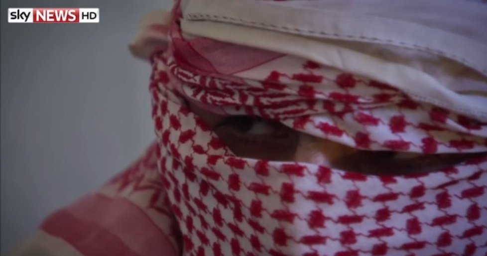 Teroristé podle Saleha uklidňují rukojmí tak, že popravy nacvičují nanečisto