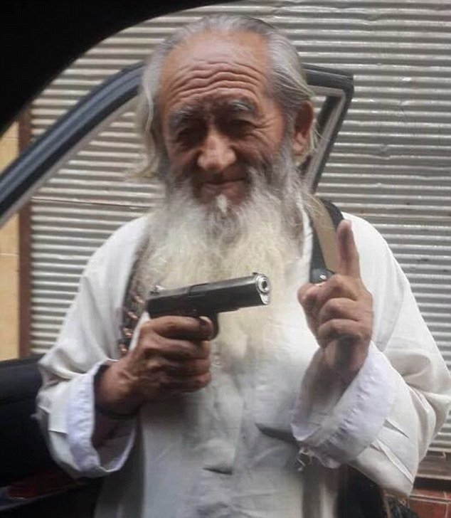 Muhammedu Amimu je 81 let.