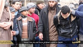 ISIS sdílela odporné fotografie mučení a trestání vlastních lidí!