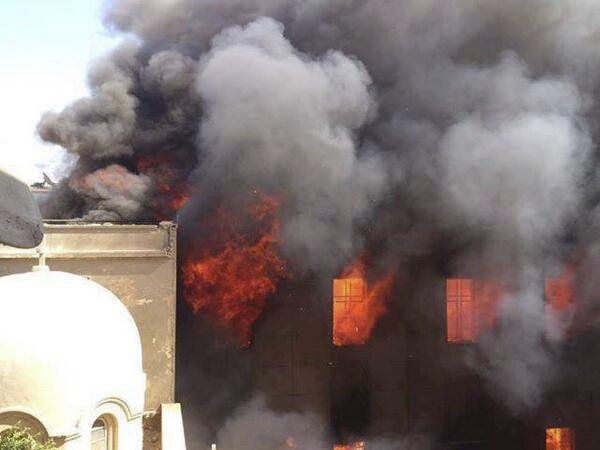 Požár v arménském památníku