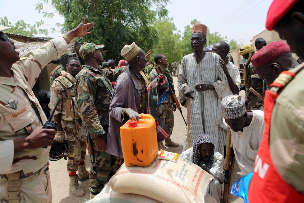 Nigerijská armáda se  snaží porazit radikály z Boko Haram.