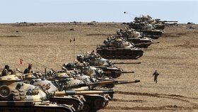 Turecké tanky v pohotovosti proti postupu džihádistů