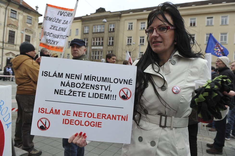 Iniciativa Islám v ČR nechceme protestovala proti muslimům v Česku.