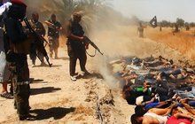 Islamisté popravili 770 iráckých vojáků:  Krvavý masakr je vidět z vesmíru!