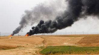 Bombardování funguje, Islámskému státu se prudce propadly příjmy z ropy