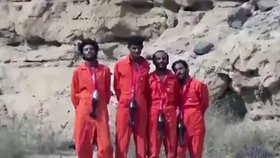 Islamisté pomocí výbušnin vraždí své zajatce.