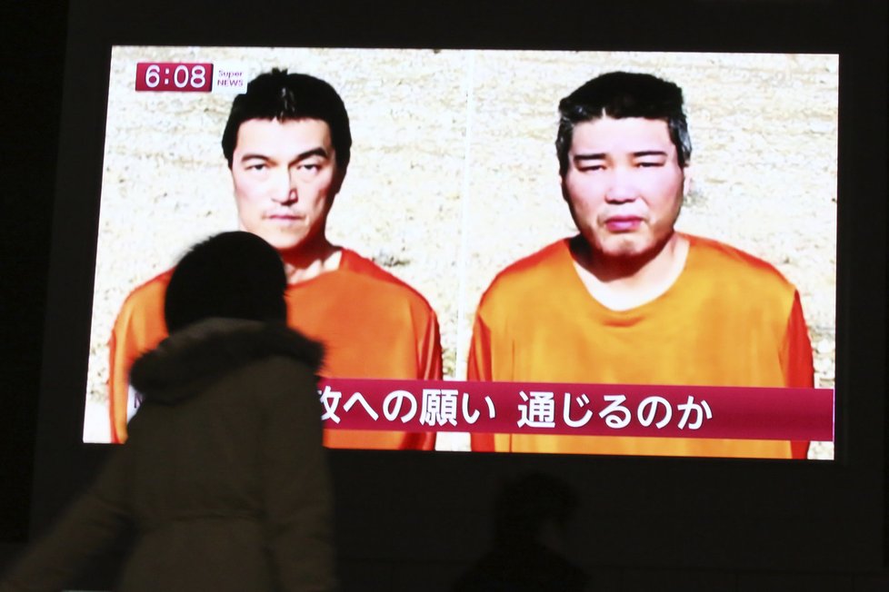 Dvojice japonských rukojmích: Kenji Goto (vlevo) a Haruna Jukawa. Oba jsou již po smrti
