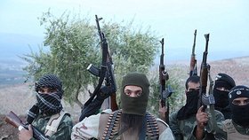 ISIS zabíjí své vlastní bojovníky: Orgány prodává na černém trhu