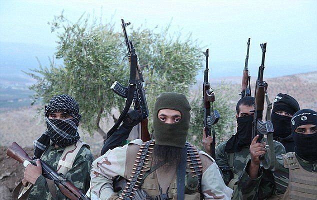 ISIS zabíjí své vlastní bojovníky: Orgány prodává na černém trhu.