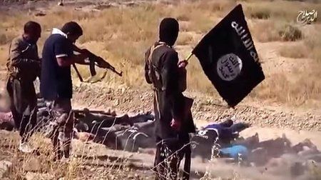 Islámský stát v iráckém Tikrítu brutálně povraždil až 1700 neozbrojených šíitských vojenských kadetů.