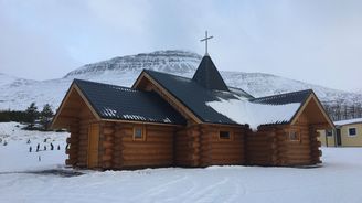 Slovenští kapucíni si na Islandu složili kostelík dovezený z domova