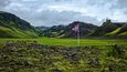 Kempy označené islandskou vlajkou představují jediné stopy civilizace