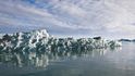 Telící se ledovec aneb Na lodi mezi krami v islandské laguně Jökulsárlón