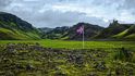 Kempy označené islandskou vlajkou představují jediné stopy civilizace