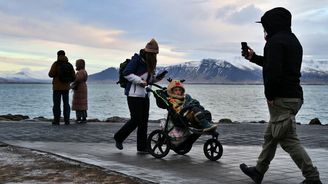 Trump opakovaně straší už i Island. Ostrov zvažuje, že bude hledat ochranu v náručí EU Trump opakovaně straší už i Island. Ostrov zvažuje, že bude hledat ochranu v náručí EU