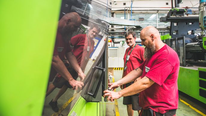 Firma Isolit-Bravo z Jablonného nad Orlicí, u níž část produkce tvoří dodávky v automobilovém průmyslu, produkci částečně omezila Firma Isolit-Bravo z Jablonného nad Orlicí, u níž část produkce tvoří dodávky v automobilovém průmyslu, produkci částečně omezila