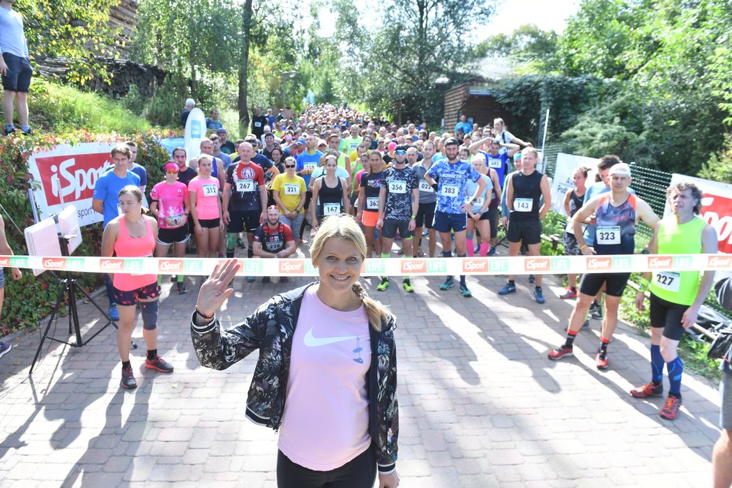 Hlavní běh iSport LIFE závodů v brněnské zoologické zahradě odstartovala Lucie Šafářová
