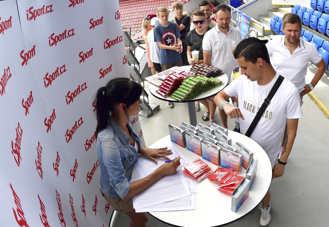 Finále iSport LIGY přilákalo na Letnou stovky velkých i malých fanoušků, kteří měli o zábavu postaráno