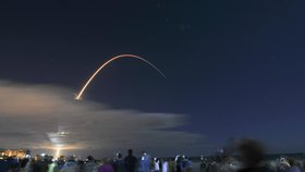 Start rakety Atlas V, která veze zásoby na Mezinárodní vesmírnou stanici, byl vidět z několika míst na Zemi.