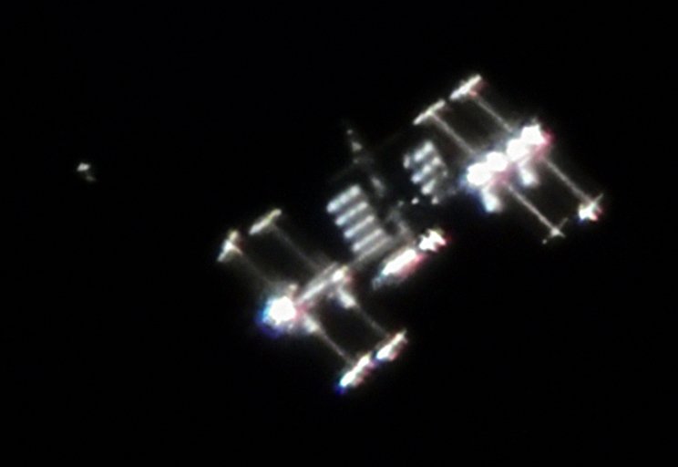 ISS zachycená teleskopem ze země.
