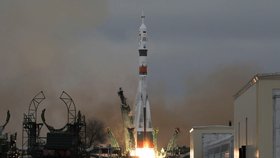 Z Bajkonuru odletěli s ruským kosmonautem na ISS dva japonští turisté