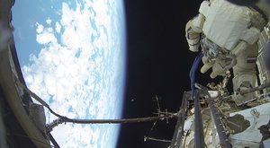 Zavolej si z vesmíru! Jak funguje komunikace mezi ISS a Zemí?