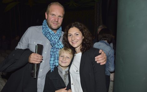 Issová a Ondříček si vyšli do Divadla Kalich a vzali s sebou režisérova syna Rudolfa.