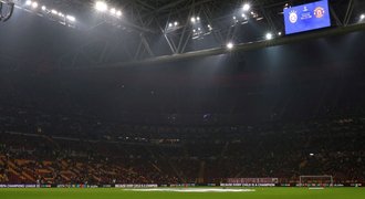 LM ONLINE: United bojují v dešti o přežití v soutěži, hraje i Sevilla