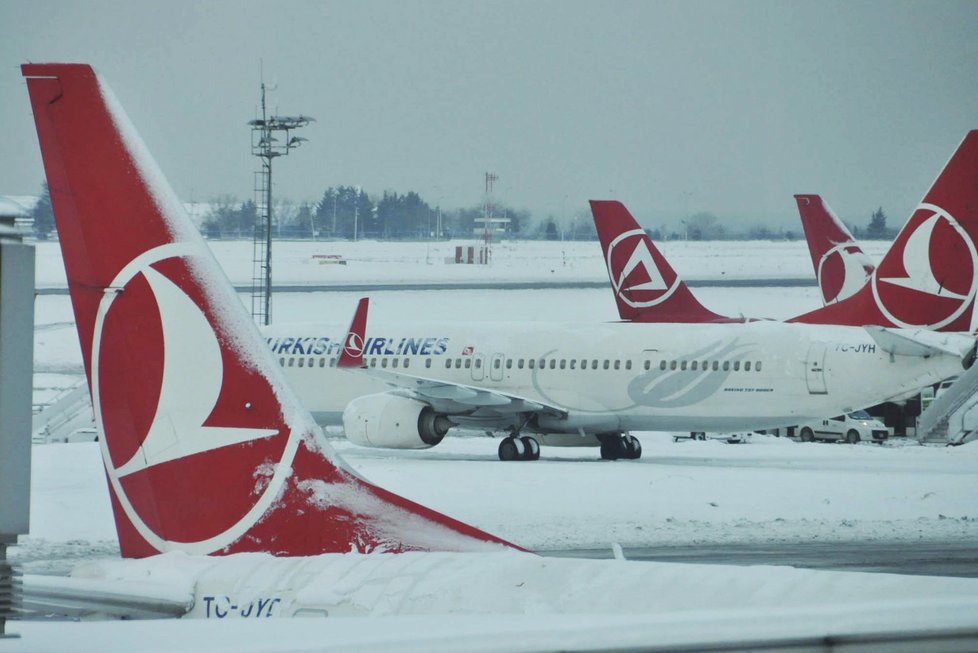 Istanbulské letiště zažilo kolaps.