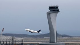 Přesun leteckých společností z Atatürkova letiště v Istanbulu na nové obří Letiště Istanbul na severu města byl dokončen.