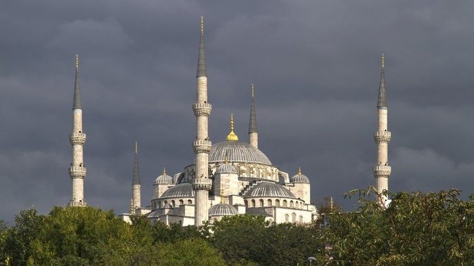 Pohled na mešitu v Istanbulu