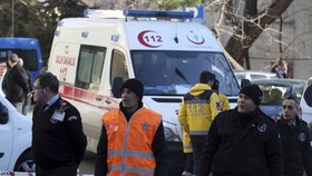 V Istanbulu ozbrojený pacient hrozil sebevraždou.