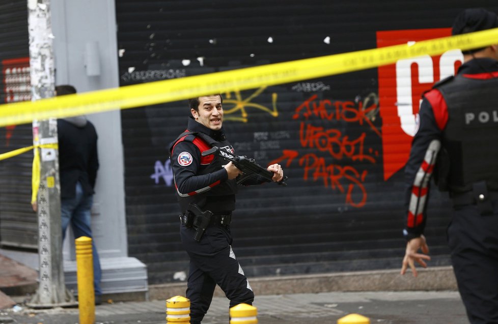 Atentátník se odpálil na pěší zóně plné obchodů v tureckém Istanbulu.
