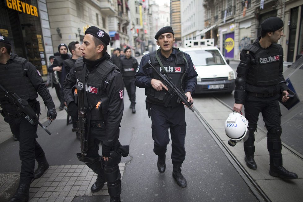 Turecko: Istanbul po útoku zažívá policejní manévry.