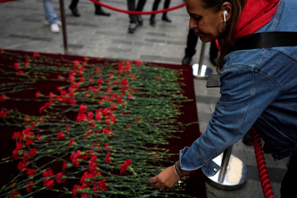 Pietní místo za oběti útoku v Istanbulu (14.11.2022)