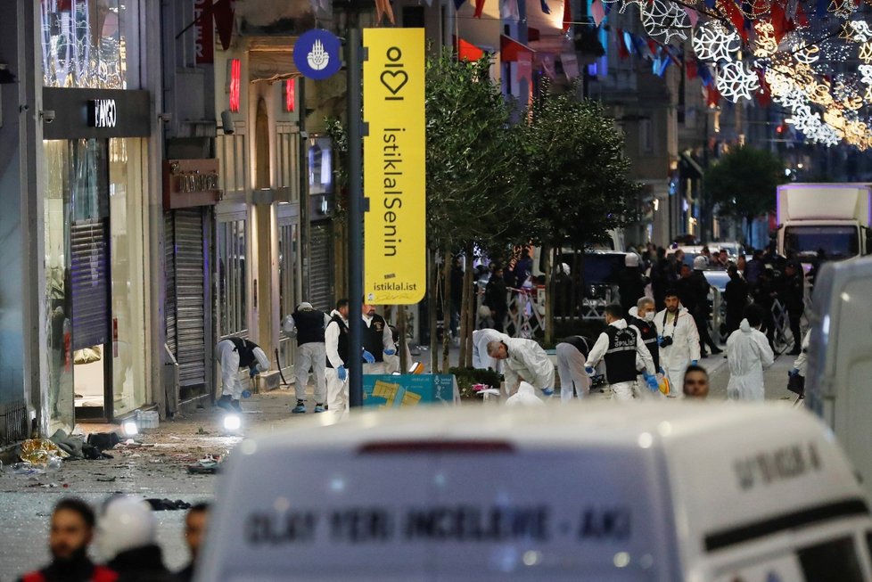 Exploze v Istanbulu: Na pěší zóně šlehaly plameny (13.11.2022)