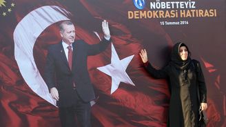 Islamizace Turecka: Vraždy gayů, útoky na nezahalené těhotné Islamizace Turecka: Vraždy gayů, útoky na nezahalené těhotné