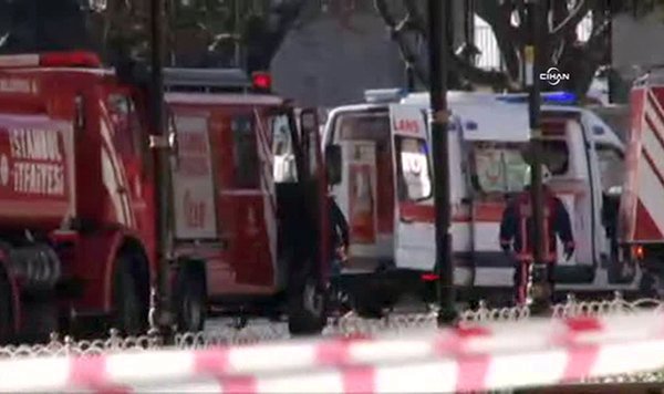 Několik lidí utrpělo zranění při výbuchu v centru Istanbulu.