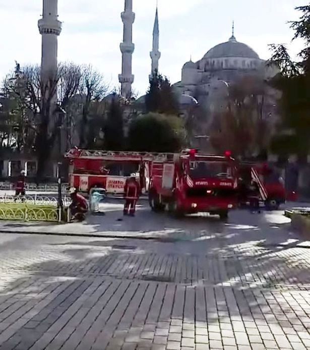 10 mrtvých v Istanbulu,šlo  o sebevražedný útok.