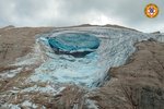 V italských Alpách se utrhl kus ledovce. (3.7.2022)
