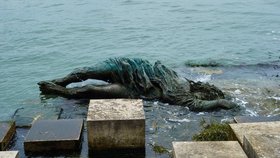 Pomník partyzánky v Benátkách.