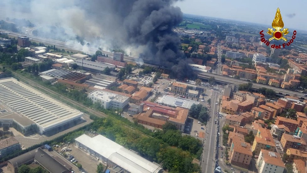 Exploze nedaleko letiště v italské Boloni zanechala jednoho mrtvého a 55 zraněných