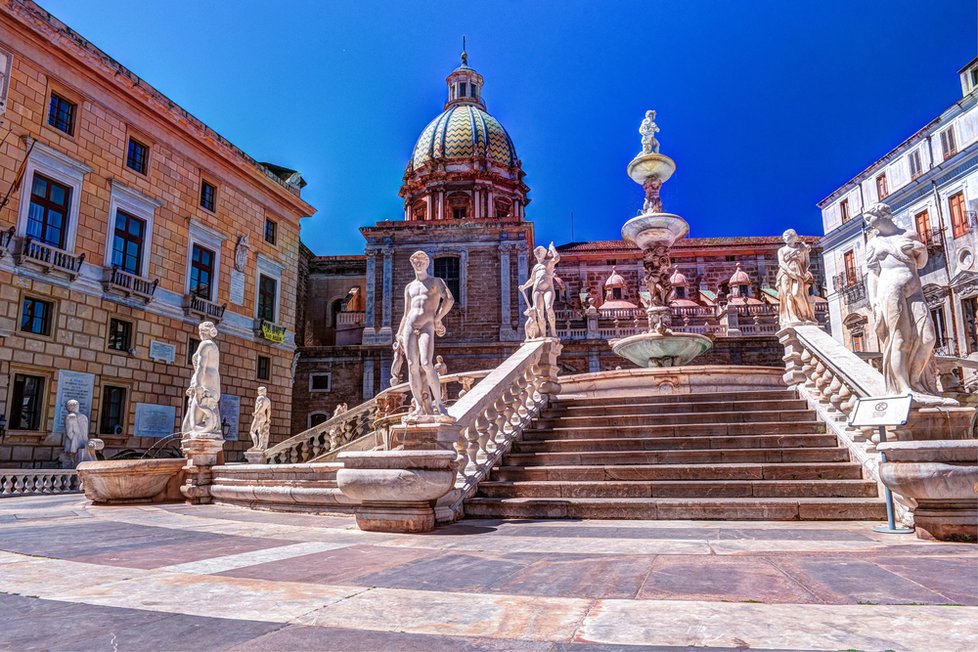 Náměstí Piazza Pretoria v Palermu na Sicílii