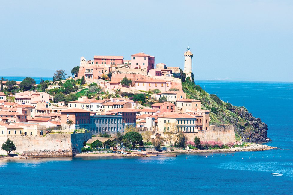 Hlavní město ostrova Elba Portoferraio je zároveň i největším turistickým letoviskem