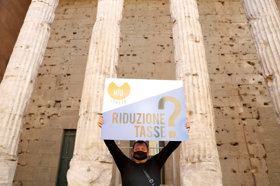 Italové protestovali proti opatřením, ta se dále zpřísní (25. 10. 2020).