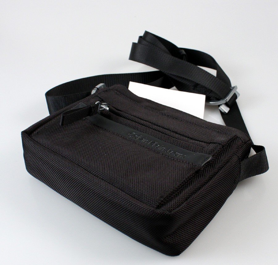 Praktická černá pánská taška přes rameno Calvin Klein, 1 295 Kč